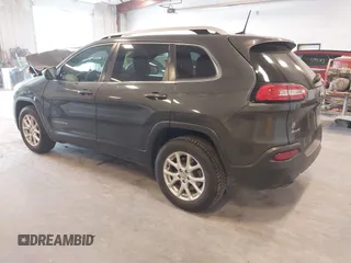 2016 Jeep Cherokee Latitude z VIN 1C4PJMCB3GW187502, wystawiony jako IAAI lot #42048898 z przebiegiem 151 450 mil mil oraz . Historia ofert i sprzedaży dostępna na DreamBid. Obrazek 3.