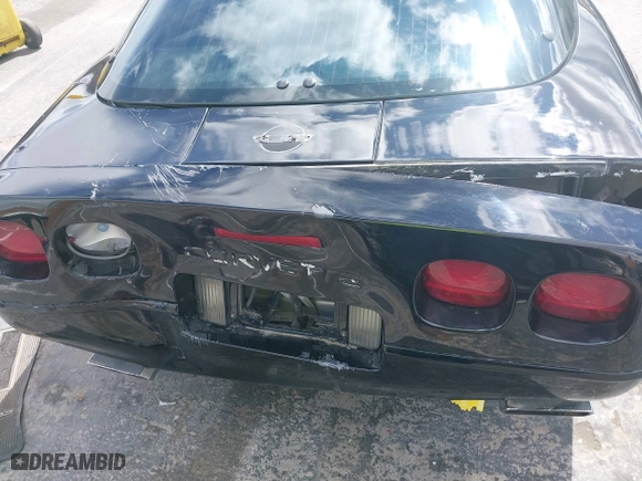 1992 Chevrolet Corvette with VIN 1G1YY23P7N5115133, listed as a IAAI auction lot 41797315 with 138,579 mi miles. Bid and sale history available at carsss.com. Image 6.
