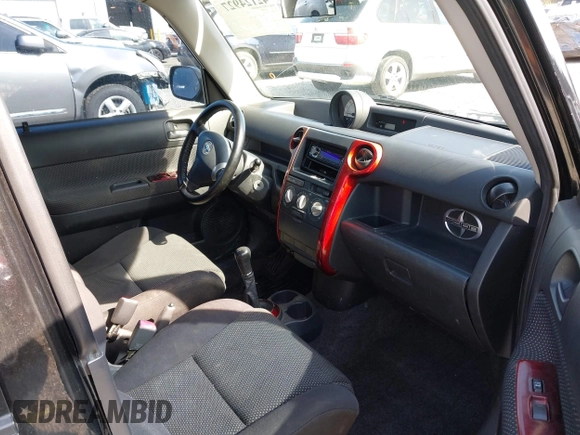 2005 Scion xB with VIN JTLKT334454021261, listed as a IAAI auction lot 42124927 with 221,043 mi miles. Bid and sale history available at carsss.com. Image 5.
