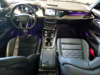 2023 Audi e-tron GT Premium Plus z VIN WAUCJBFW0P7000421, wystawiony jako Copart lot #60916344 z przebiegiem 12 338 mil mil oraz Szkody całkowita. Historia ofert i sprzedaży dostępna na DreamBid. Obrazek 8.