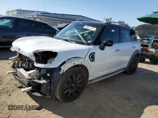 2018 MINI Countryman Cooper S with VIN WMZYT3C38J3E93236, listed as a Copart auction lot 49837715 with 45,306 mi miles and Salvage Title. Bid and sale history available at carsss.com. Image 1.