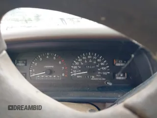 1997 Toyota T100 DX z VIN JT4TN12D9V0033820, wystawiony jako IAAI lot #42251339 z przebiegiem 159 449 mil mil oraz . Historia ofert i sprzedaży dostępna na DreamBid. Obrazek 7.