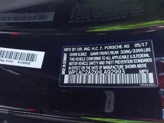2017 Porsche Cayenne Turbo z VIN WP1AC2A2XHLA92993, wystawiony jako IAAI lot #41264521 z przebiegiem 83 257 mil mil oraz . Historia ofert i sprzedaży dostępna na DreamBid. Obrazek 9.