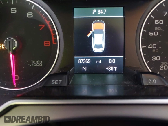 2013 Audi A4 Premium Plus z VIN WAUFFAFL1DA096394, wystawiony jako IAAI lot #42235725 z przebiegiem 87 369 mil mil oraz . Historia ofert i sprzedaży dostępna na DreamBid. Obrazek 15.