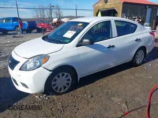 2014 Nissan Versa SV with VIN 3N1CN7AP8EL856906, listed as a IAAI auction lot 41537991 with 75,798 mi miles. Bid and sale history available at carsss.com. Image 2.