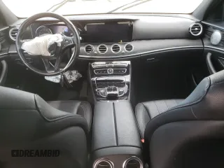 2017 Mercedes-Benz E-Class E 300 Luxury with VIN WDDZF4JB9HA042515, listed as a Copart auction lot 72860302 with 31,647 mi miles. Bid and sale history available at carsss.com. Image 8.