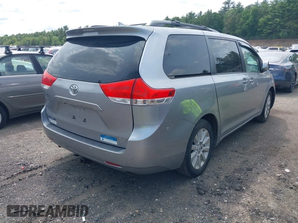 2012 Toyota Sienna XLE z VIN 5TDDK3DC5CS044692, wystawiony jako IAAI lot #42392574 z przebiegiem 185 242 mil mil oraz . Historia ofert i sprzedaży dostępna na DreamBid. Obrazek 4.