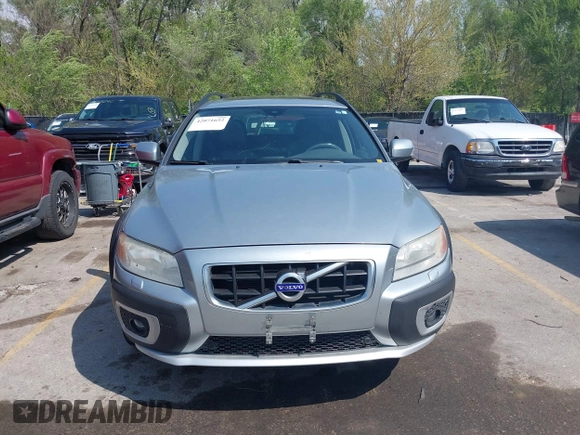 2010 Volvo XC70 3.0T with VIN YV4992BZ6A1084760, listed as a IAAI auction lot 42071652 with 175,730 mi miles and . Bid and sale history available at DreamBid. Image 12.