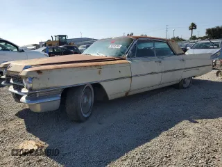 1963 Cadillac DeVille z VIN 63N073265, wystawiony jako Copart lot #58598785 z przebiegiem 79 382 mil mil oraz Czysty tytuł • Clean title. Historia ofert i sprzedaży dostępna na DreamBid. Obrazek 1.