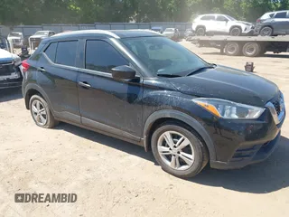 2018 Nissan Kicks SV z VIN 3N1CP5CU5JL507021, wystawiony jako IAAI lot #42038965 z przebiegiem 221 247 mil mil oraz . Historia ofert i sprzedaży dostępna na DreamBid. Obrazek 1.