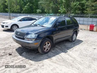 2000 Lexus RX 300 with VIN JT6HF10U9Y0126788, listed as a IAAI auction lot 42190888 with 204,747 mi miles. Bid and sale history available at carsss.com. Image 2.