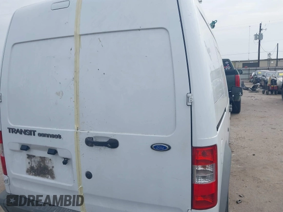 2010 Ford Transit Connect XL z VIN NM0LS7AN1AT027098, wystawiony jako IAAI lot #41740154 z przebiegiem 217 827 mil mil oraz . Historia ofert i sprzedaży dostępna na DreamBid. Obrazek 16.