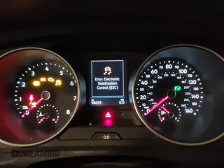 2019 Volkswagen Tiguan S with VIN 3VV0B7AX3KM182311, listed as a IAAI auction lot 41727114 with 98,035 mi miles and . Bid and sale history available at DreamBid. Image 7.