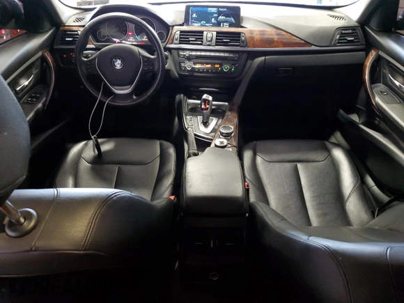 2015 BMW 3 Series 328i xDrive с VIN WBA3B5G52FNS15121, выставлен на аукционе Copart как лот 60966165 с пробегом 105 663 миль миль и Списание • Salvage title. История ставок и продаж доступна на DreamBid. Изображение 8.
