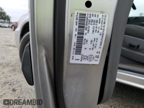 2005 Dodge Caravan with VIN 1D4GP24RX5B110826, listed as a Copart auction lot 82460834 with 157,308 mi miles and Salvage Title. Bid and sale history available at carsss.com. Image 15.