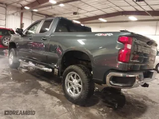 2019 Chevrolet Silverado 1500 LT with VIN 1GCRYDED7KZ300975, listed as a IAAI auction lot 41608865 with 157,912 mi miles. Bid and sale history available at carsss.com. Image 3.