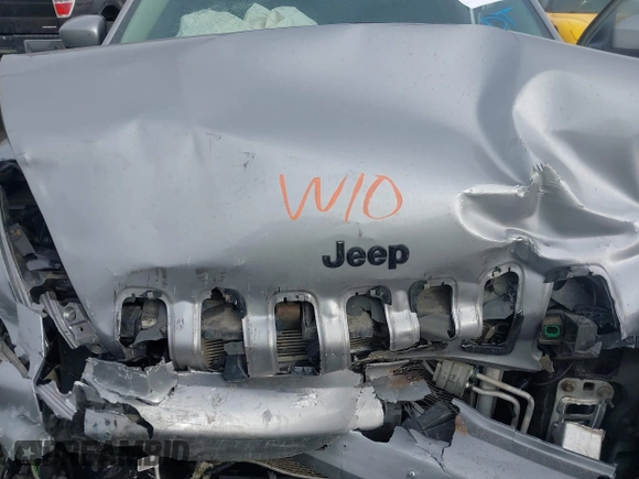 2018 Jeep Cherokee Latitude with VIN 1C4PJMCX4JD548136, listed as a IAAI auction lot 41592821 with 165,022 mi miles and . Bid and sale history available at DreamBid. Image 10.
