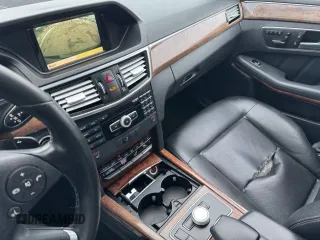 2011 Mercedes-Benz E 350 Luxury with VIN WDDHH8HB8BA506209, listed as a Copart auction lot 42226005 with 205,828 mi miles and Clean Title. Bid and sale history available at DreamBid. Image 9.