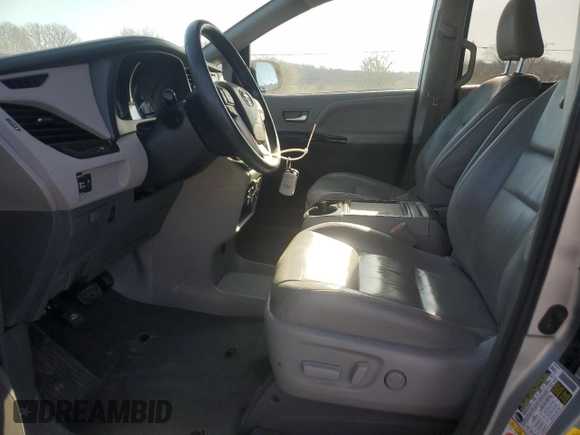 2019 Toyota Sienna XLE Auto Access Seat with VIN 5TDYZ3DC0KS992557, listed as a Copart auction lot 48962085 with 132,365 mi miles and Salvage Title. Bid and sale history available at carsss.com. Image 7.