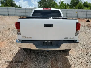 2013 Toyota Tundra с VIN 5TFDW5F18DX280681, выставлен на аукционе Copart как лот 61423235 с пробегом 273 322 миль миль и Чистый • Clean title. История ставок и продаж доступна на DreamBid. Изображение 6.