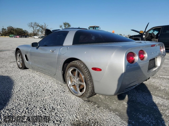 2002 Chevrolet Corvette with VIN 1G1YY22G825116143, listed as a Copart auction lot 88000745 with 78,714 mi miles and Salvage Title. Bid and sale history available at carsss.com. Image 2.