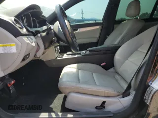 2014 Mercedes-Benz C 250 Sport with VIN WDDGF4HB1EG239197, listed as a Copart auction lot 60132695 with 88,813 mi miles and Clean title. Bid and sale history available at DreamBid. Image 7.