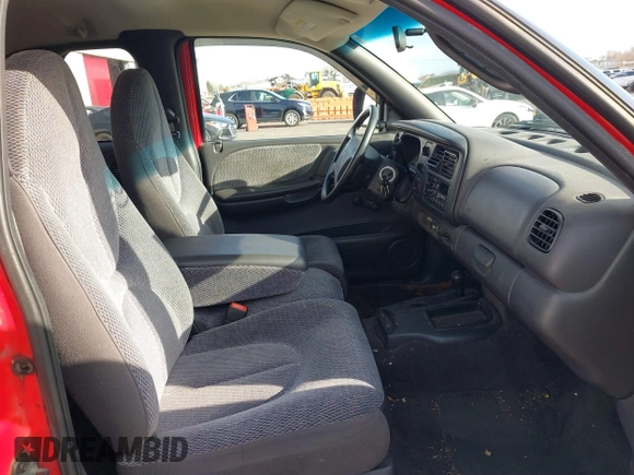 1999 Dodge Dakota SLT with VIN 1B7GG22XXXS290116, listed as a IAAI auction lot 41372636 with 132,112 mi miles and . Bid and sale history available at carsss.com. Image 5.
