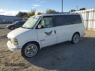 2000 GMC Safari Passenger with VIN 1GKDM19W4YB513291, listed as a Copart auction lot 76745324 with 0 mi miles and Salvage Title. Bid and sale history available at carsss.com. Image 1.