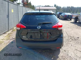 2019 Nissan Kicks SV z VIN 3N1CP5CU4KL478368, wystawiony jako IAAI lot #42018709 z przebiegiem 131 162 mil mil oraz . Historia ofert i sprzedaży dostępna na DreamBid. Obrazek 16.