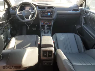 2022 Volkswagen Tiguan SE with VIN 3VV2B7AX5NM035341, listed as a Copart auction lot 42403865 with 51,712 mi miles and Salvage Title. Bid and sale history available at carsss.com. Image 8.