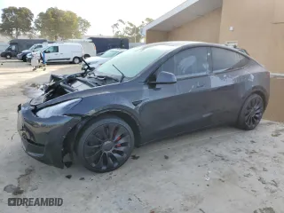 2025 Tesla Model Y Performance with VIN 7SAYGDEF4SF251842, listed as a Copart auction lot 45200195 with 286 mi miles and Salvage Title. Bid and sale history available at carsss.com. Image 1.