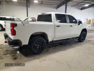 2022 Chevrolet Silverado 1500 Custom Trail Boss with VIN 3GCPDCEK8NG625750, listed as a Copart auction lot 81053304 with 33,151 mi miles and Salvage Title. Bid and sale history available at carsss.com. Image 3.