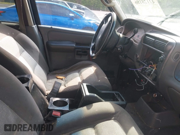 2005 Ford Explorer Sport Trac XLS with VIN 1FMZU67K55UA88299, listed as a IAAI auction lot 42128186 with Not provided miles and . Bid and sale history available at DreamBid. Image 5.