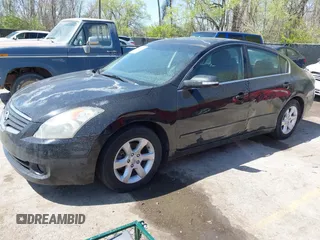 2008 Nissan Altima 3.5 SE with VIN 1N4BL21E28C140184, listed as a IAAI auction lot 41979848 with 146,107 mi miles. Bid and sale history available at carsss.com. Image 2.