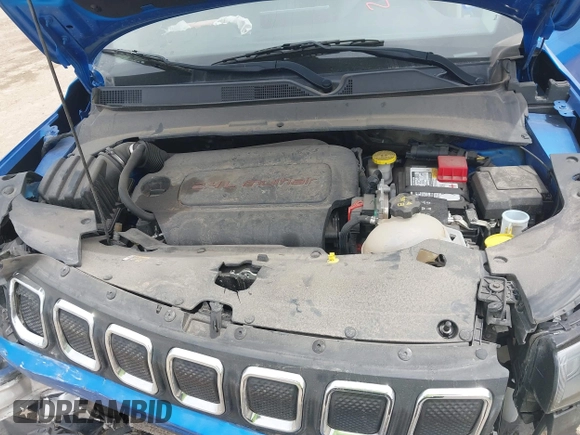 2022 Jeep Compass Latitude with VIN 3C4NJDBB3NT231817, listed as a IAAI auction lot 42070320 with 44,804 mi miles and . Bid and sale history available at DreamBid. Image 10.