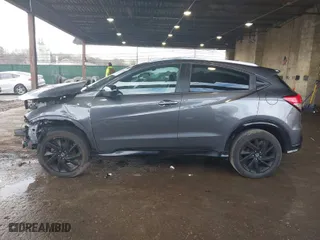 2022 Honda HR-V Sport with VIN 3CZRU6H10NM710946, listed as a IAAI auction lot 41741061 with 60,262 mi miles. Bid and sale history available at carsss.com. Image 15.