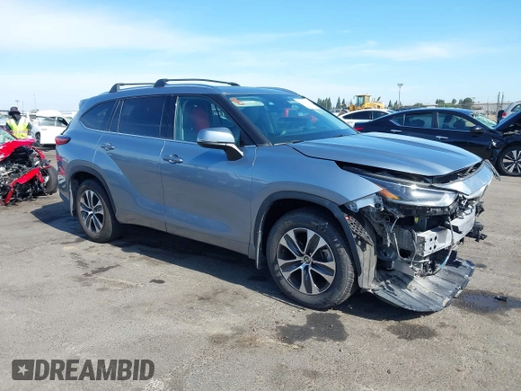 2021 Toyota Highlander XLE with VIN 5TDHZRBH2MS124631, listed as a IAAI auction lot 42660410 with 84,306 mi miles and . Bid and sale history available at DreamBid. Image 1.