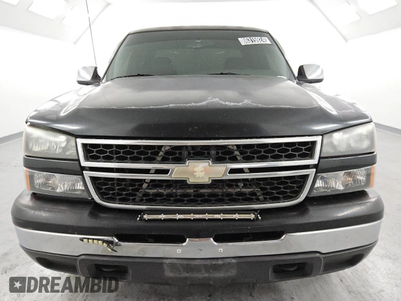 2006 Chevrolet Silverado 1500 LT1 with VIN 2GCEC13Z761357296, listed as a Copart auction lot 86315924 with 262,396 mi miles and Clean Title. Bid and sale history available at carsss.com. Image 5.