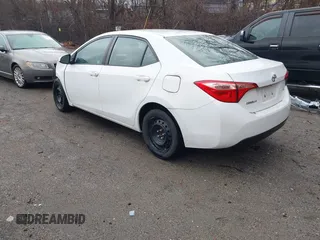 2018 Toyota Corolla L z VIN 2T1BURHEXJC071036, wystawiony jako IAAI lot #41213119 z przebiegiem 56 567 mil mil oraz . Historia ofert i sprzedaży dostępna na DreamBid. Obrazek 3.