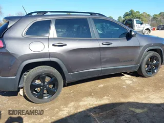 2020 Jeep Cherokee Latitude Plus with VIN 1C4PJLLB0LD648493, listed as a IAAI auction lot 41224900 with 70,995 mi miles. Bid and sale history available at carsss.com. Image 13.