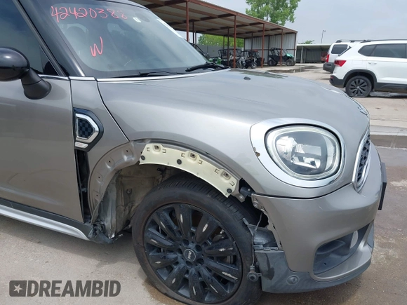 2018 MINI Countryman Cooper S with VIN WMZYT3C3XJ3E00006, listed as a IAAI auction lot 42420388 with 117,313 mi miles and . Bid and sale history available at DreamBid. Image 19.