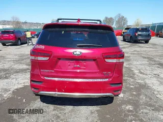 2016 Kia Sorento SX z VIN 5XYPKDA55GG113859, wystawiony jako IAAI lot #41937491 z przebiegiem 91 999 mil mil oraz . Historia ofert i sprzedaży dostępna na DreamBid. Obrazek 17.