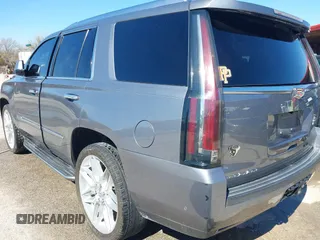 2018 Cadillac Escalade Luxury z VIN 1GYS3BKJ0JR147752, wystawiony jako IAAI lot #41419140 z przebiegiem 124 376 mil mil oraz . Historia ofert i sprzedaży dostępna na DreamBid. Obrazek 3.