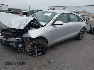 2024 Hyundai Ioniq 6 SEL z VIN KMHM34AC1RA063734, wystawiony jako IAAI lot #41222335 z przebiegiem 3389 mil mil oraz . Historia ofert i sprzedaży dostępna na DreamBid. Obrazek 2.