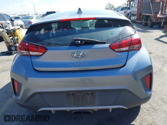 2019 Hyundai Veloster 2.0 with VIN KMHTG6AF8KU019854, listed as a IAAI auction lot 41697113 with 123,851 mi miles. Bid and sale history available at carsss.com. Image 18.