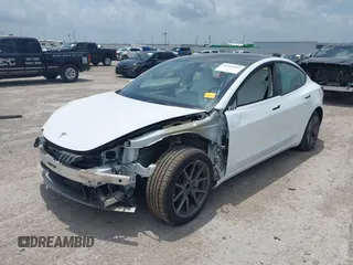 2023 Tesla Model 3 z VIN 5YJ3E1EA8PF384806, wystawiony jako IAAI lot #42526063 z przebiegiem 95 389 mil mil oraz . Historia ofert i sprzedaży dostępna na DreamBid. Obrazek 6.