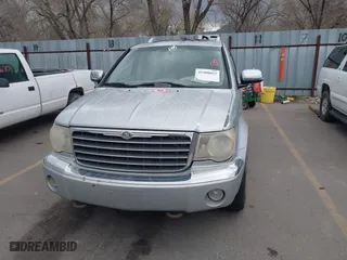 2008 Chrysler Aspen Limited with VIN 1A8HW58208F125781, listed as a IAAI auction lot 41900032 with 230,074 mi miles. Bid and sale history available at carsss.com. Image 5.