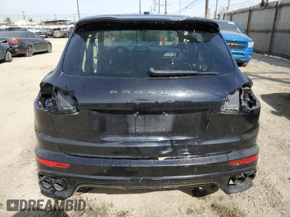 2018 Porsche Cayenne GTS z VIN WP1AD2A2XJLA80930, wystawiony jako Copart lot #46467205 z przebiegiem Nie podano mil oraz Szkody całkowita. Historia ofert i sprzedaży dostępna na DreamBid. Obrazek 6.
