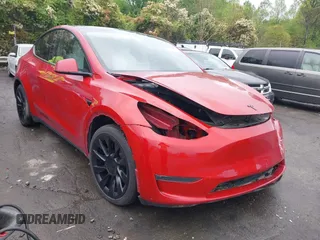 2021 Tesla Model Y Long Range with VIN 5YJYGDEE5MF085032, listed as a IAAI auction lot 41982925 with 64,541 mi miles and . Bid and sale history available at carsss.com. Image 1.