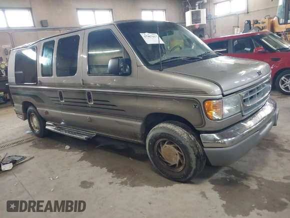 2002 Ford Econoline Cargo Recreational with VIN 1FDRE14L22HB53224, listed as a IAAI auction lot 41967017 with 202,065 mi miles. Bid and sale history available at carsss.com. Image 1.